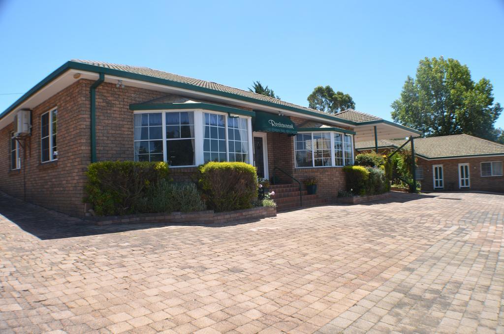 Deer Park Motor Inn Armidale Bagian luar foto