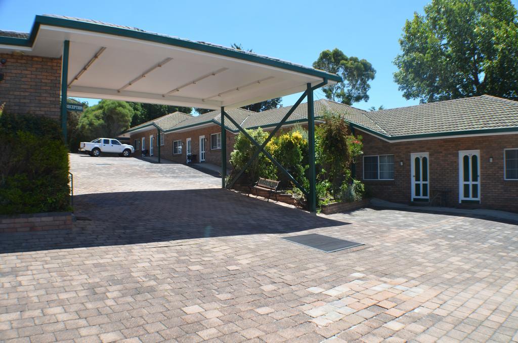 Deer Park Motor Inn Armidale Bagian luar foto