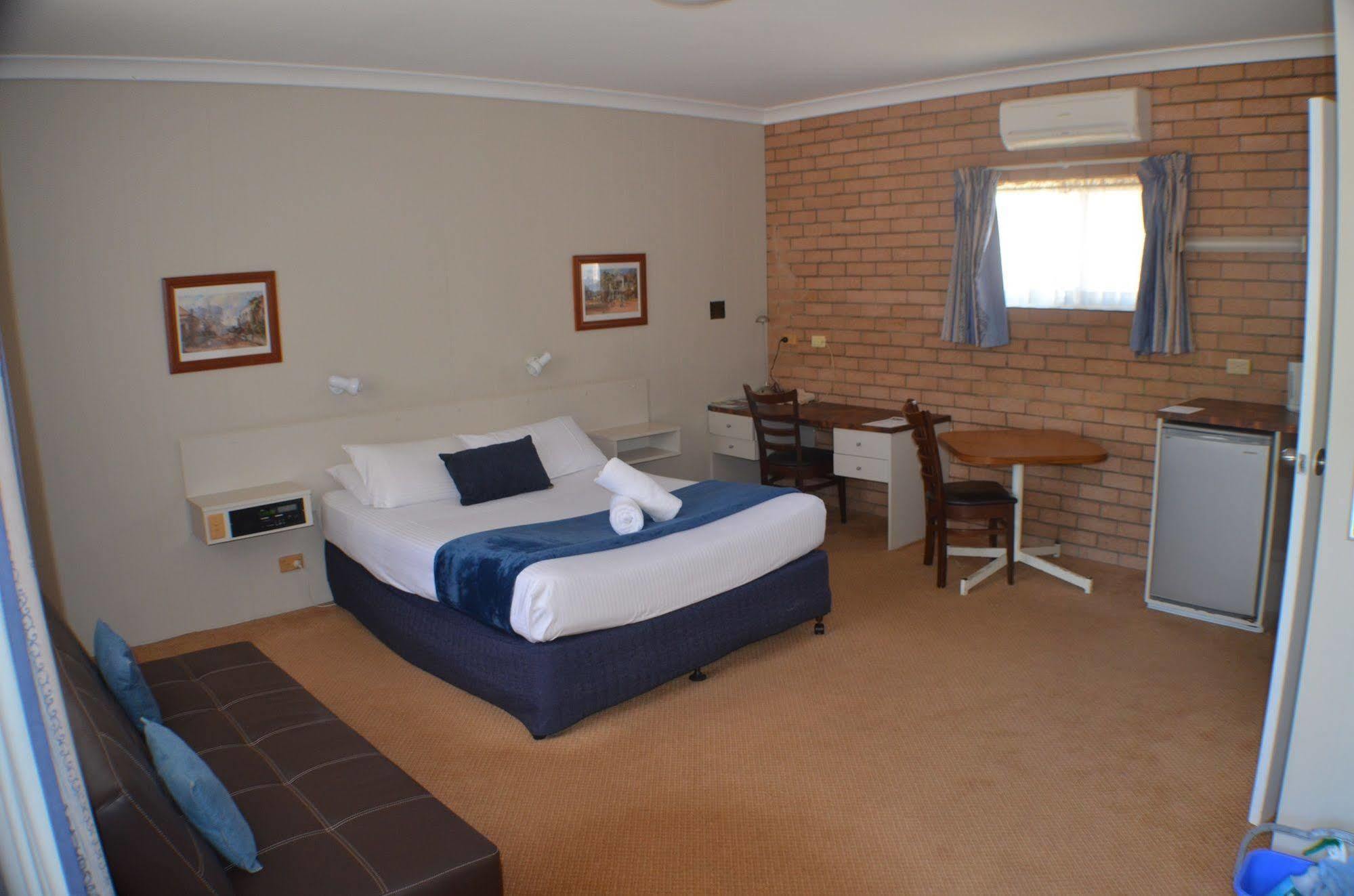 Deer Park Motor Inn Armidale Bagian luar foto