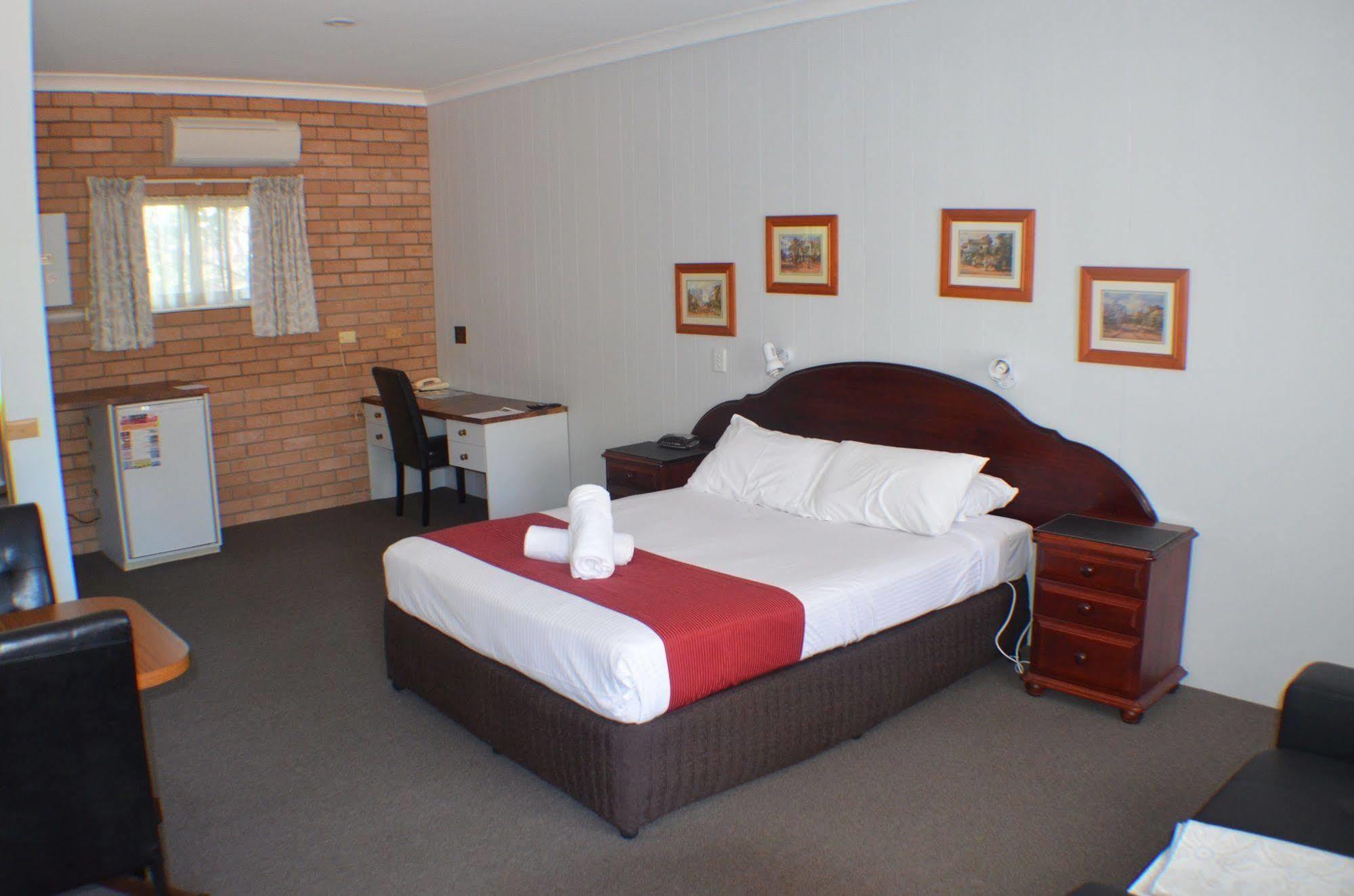 Deer Park Motor Inn Armidale Bagian luar foto